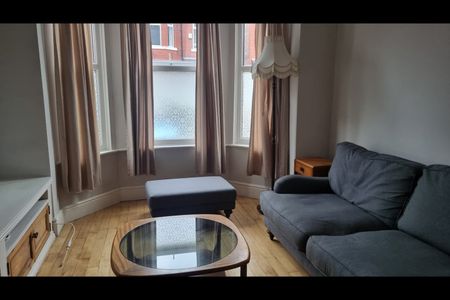 3 Bed Terraced House, Longford Road West, M21 - Photo 2