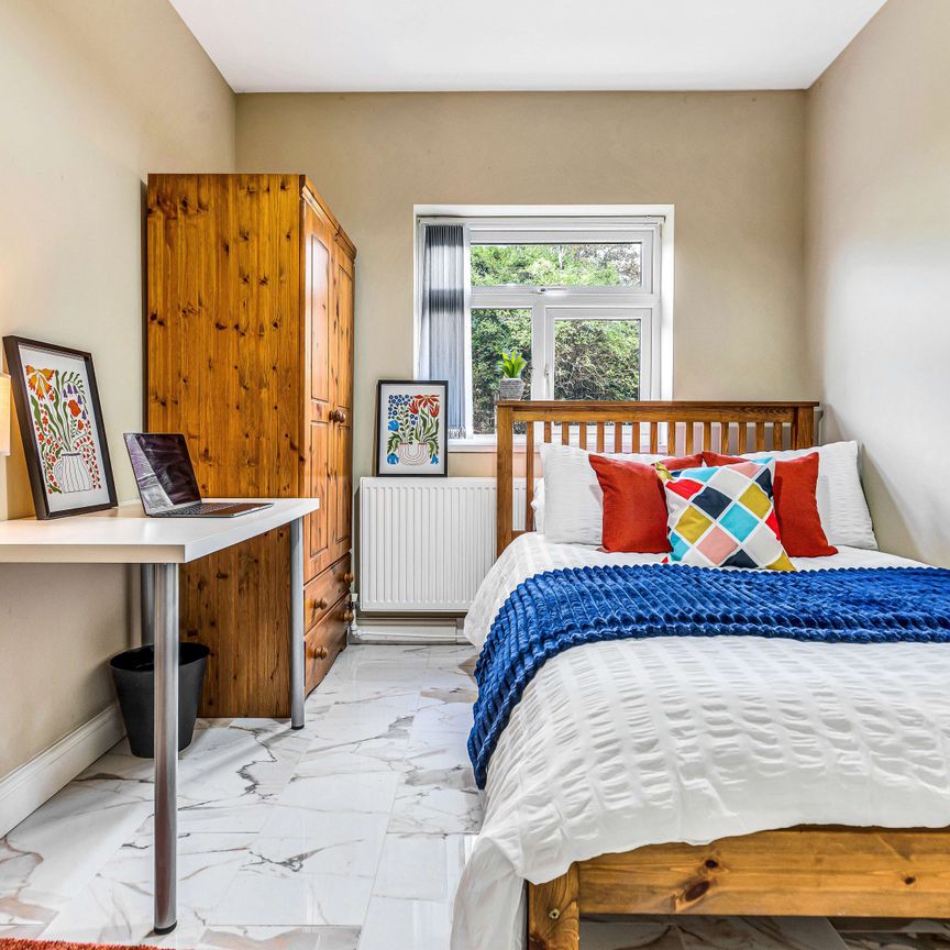 Exquisite rooms for Professionals Room 6 - Photo 1