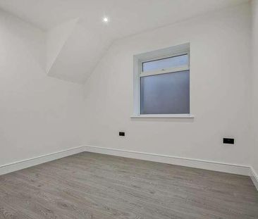 Holders Hill Road, London, NW7 - Photo 3