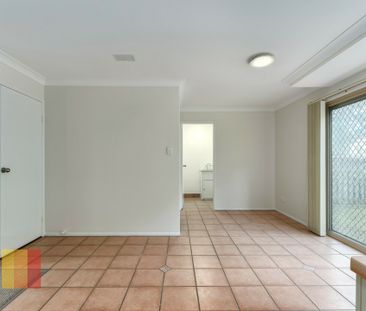 REFURBISHED 3 BEDROOM TOWNHOUSE ON PARKLAND! - Photo 5