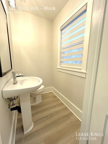 Fully Renovated 3 Bedroom, 2 Bathroom Main Floor Unit in South Walkerville - Photo 2