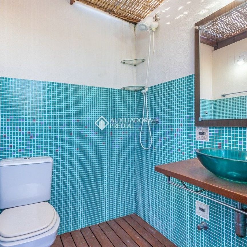 Casa em Condomínio com 4 quartos e 344m² para alugar em Ipanema, Porto Alegre. - Foto 1
