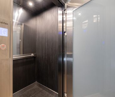 Modern Luxury Living in Port Melbourne - Photo 3