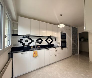 Location Appartement 3 pièces 74m² - Photo 6