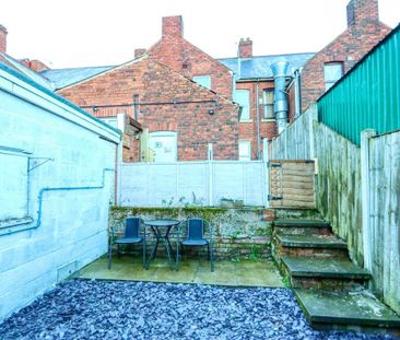 2 bedroom terraced house to rent - Photo 1