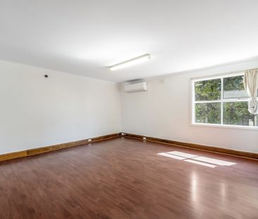 Charming 3-Bedroom House in Austin Ferry - Photo 3