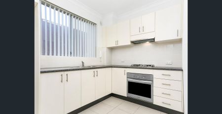 Secure two bedroom apartment - Photo 3