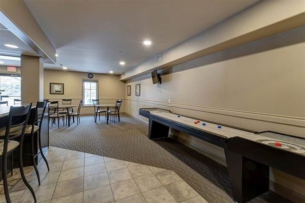 Beautiful 1150 Sf, 2 Bed, 2 Bath Condo In Whitemud Ridge: Adul Only Bldg 21+ - Photo 1