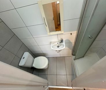Studio Flat, Thompson Close, IG1 - Photo 3