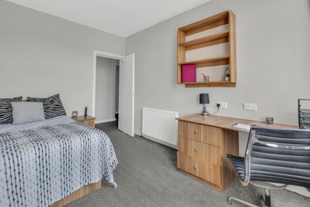 Flat 4, 16 HEADINGLEY LANE Leeds - LS6 2AS - Photo 2