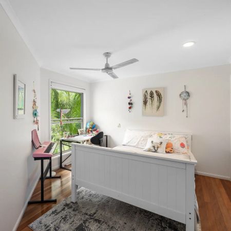 Treetop Family Retreat with Separate Granny Flat - Photo 3