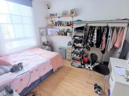 6 Bed Terraced House, Campbell Road, BN1 - Photo 2