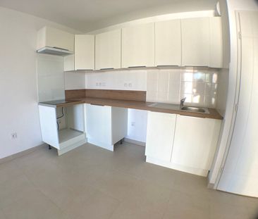 APPARTEMENT T2 RECENT TERRASSE ET PARKING, - Photo 4