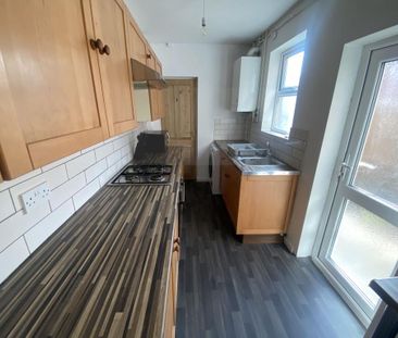 3 bedroom terraced house to rent - Photo 6