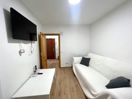 Calle León, Getafe, Community of Madrid 28903 - Photo 2