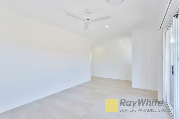 3 Spring Lane, Helensvale QLD 4212 - House For Rent - $1,000 | Domain - Photo 1