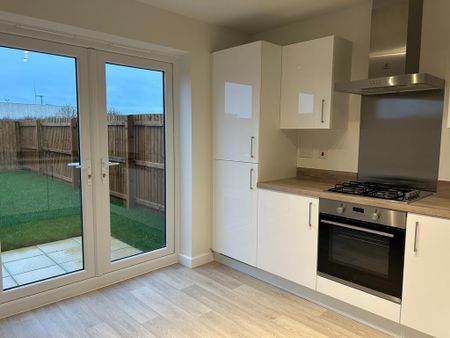 2 bedroom terraced house to rent - Photo 2