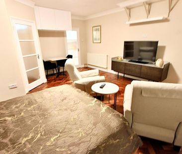 Studio to rent - Photo 3