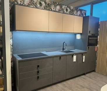 Helle Dachgeschoßwohnung in Linz: 3 Zimmer, Balkon und moderne Auss... - Photo 4