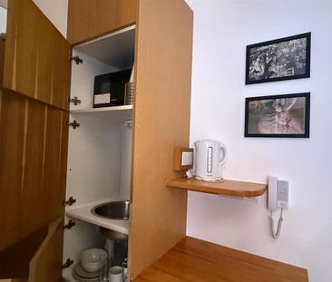 Studio to rent - Photo 3