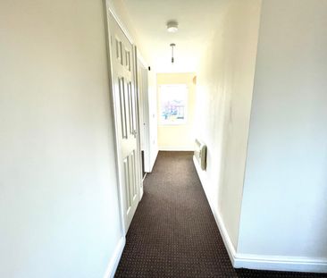 SPECTACULAR TWO BEDROOM FLAT IN THE STRIKING CITY OF WAKEFIELD!!! - Photo 4
