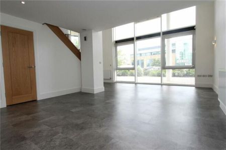 Cobalt Quarter, Ocean Village - Photo 2