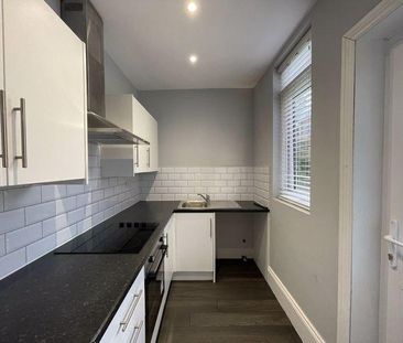 2 bedroom ground floor flat to rent - Photo 4