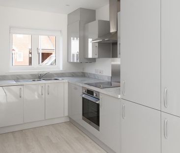 3 bedroom semi-detached house to rent - Photo 5