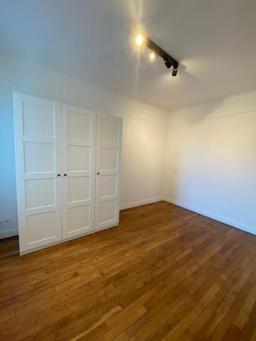 Location Appartement 2 pièces 31m² ISSY LES MOULINEAUX 92130 - Photo 3