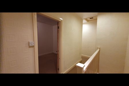 3 Bed Terraced House, Trafford Road, LE5 - Photo 3