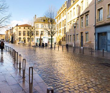 METZ CENTRE Location F1bis dans résidence ancienne - Photo 1