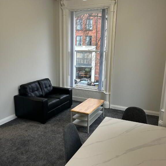 Apartment 3, 7 Elmwood Avenue, Lisburn Road, Belfast, BT9 6AZ - Photo 1