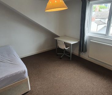 17 Moira Street, Adamsdown, Cardiff, CF24 0EQ - Photo 4