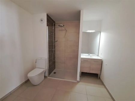 Location appartement 1 pièce - 33m² à Thonon les bains (74200) - Photo 3