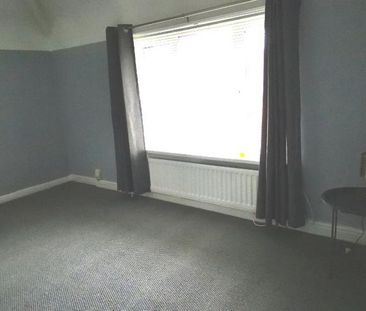 2 bedroom semi-detached house to rent - Photo 5