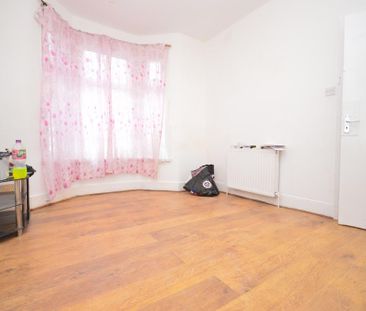 4 bedroom terraced house to rent - Photo 1