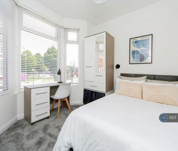 5 bedroom terraced house to rent - Photo 4