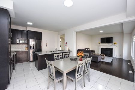 For Lease - 8 Prairie Creek Crescent Unit# Upper, Brampton, Ontario - Photo 2