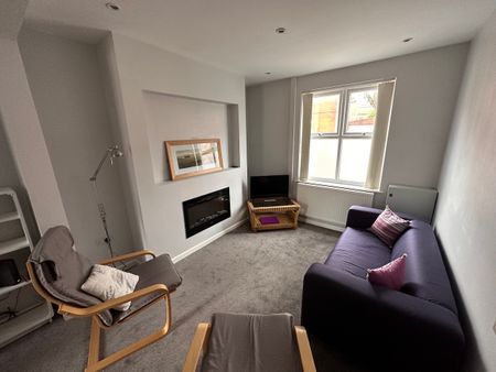 4 bedroom house - Photo 2