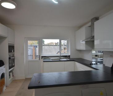 1 bedroom duplex to rent - Photo 3