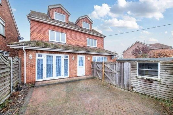 Malyons Road, Hextable, Swanley, BR8 - Photo 1