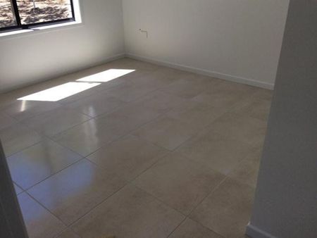 80 Colonial Drive, Clairview - Photo 2