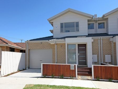 108 Winter Crescent, Reservoir VIC 3073 - Photo 3