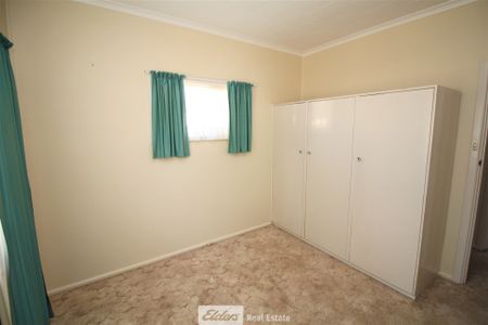 87 Mcnabb Crescent - Photo 2