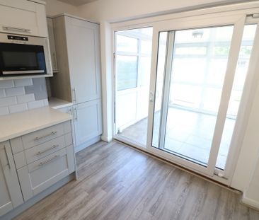 196 Boothferry Road - Photo 3