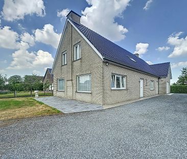 Ruime woning met 3 slaapkamers nabij centrum Hansbeke - Foto 4