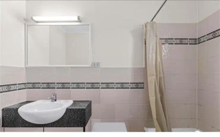 “A Quiet Sanctuary Away from The Bustle of The Inner-City” - Photo 2