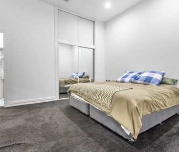 On the Waterfront - Photo 6