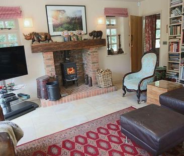 4 bedroom character property to rent - Photo 1