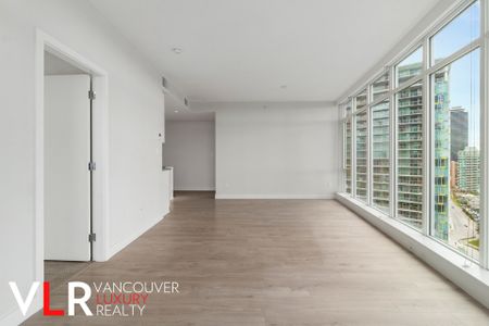 Condo in Burnaby, BC - Photo 5
